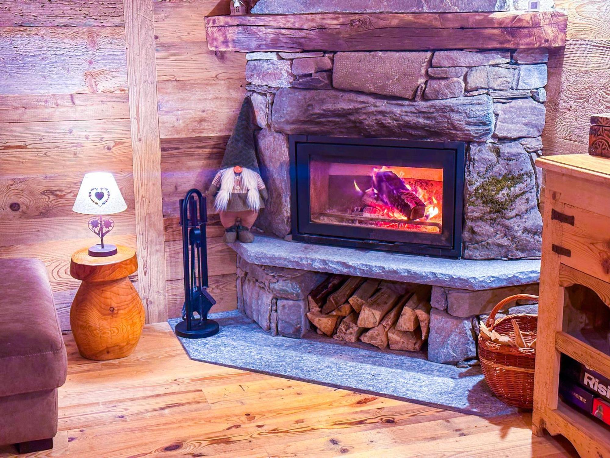 Joivy Modern Family Chalet With Stunning Mountain Views Champoluc Luaran gambar