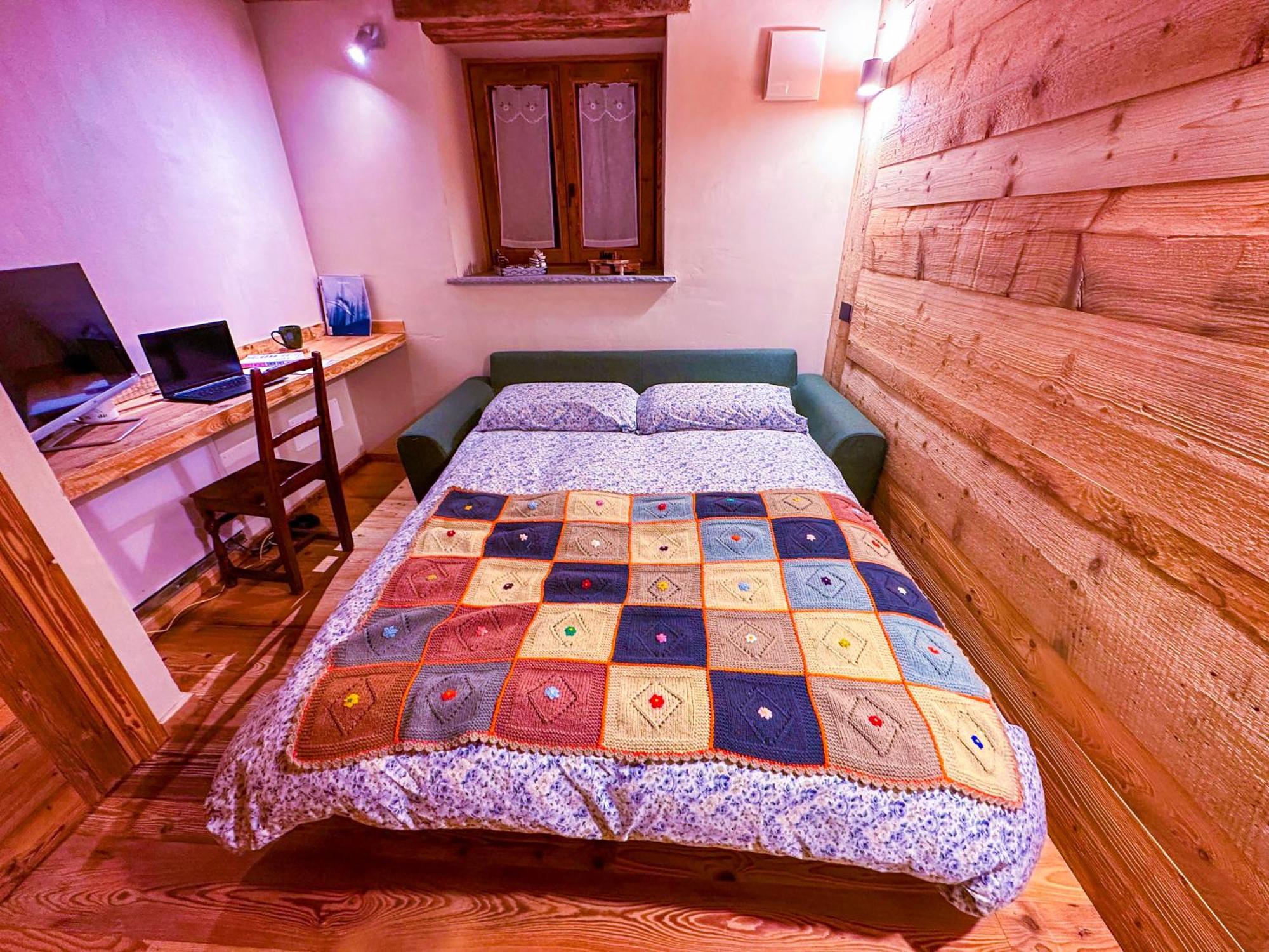 Joivy Modern Family Chalet With Stunning Mountain Views Champoluc Luaran gambar