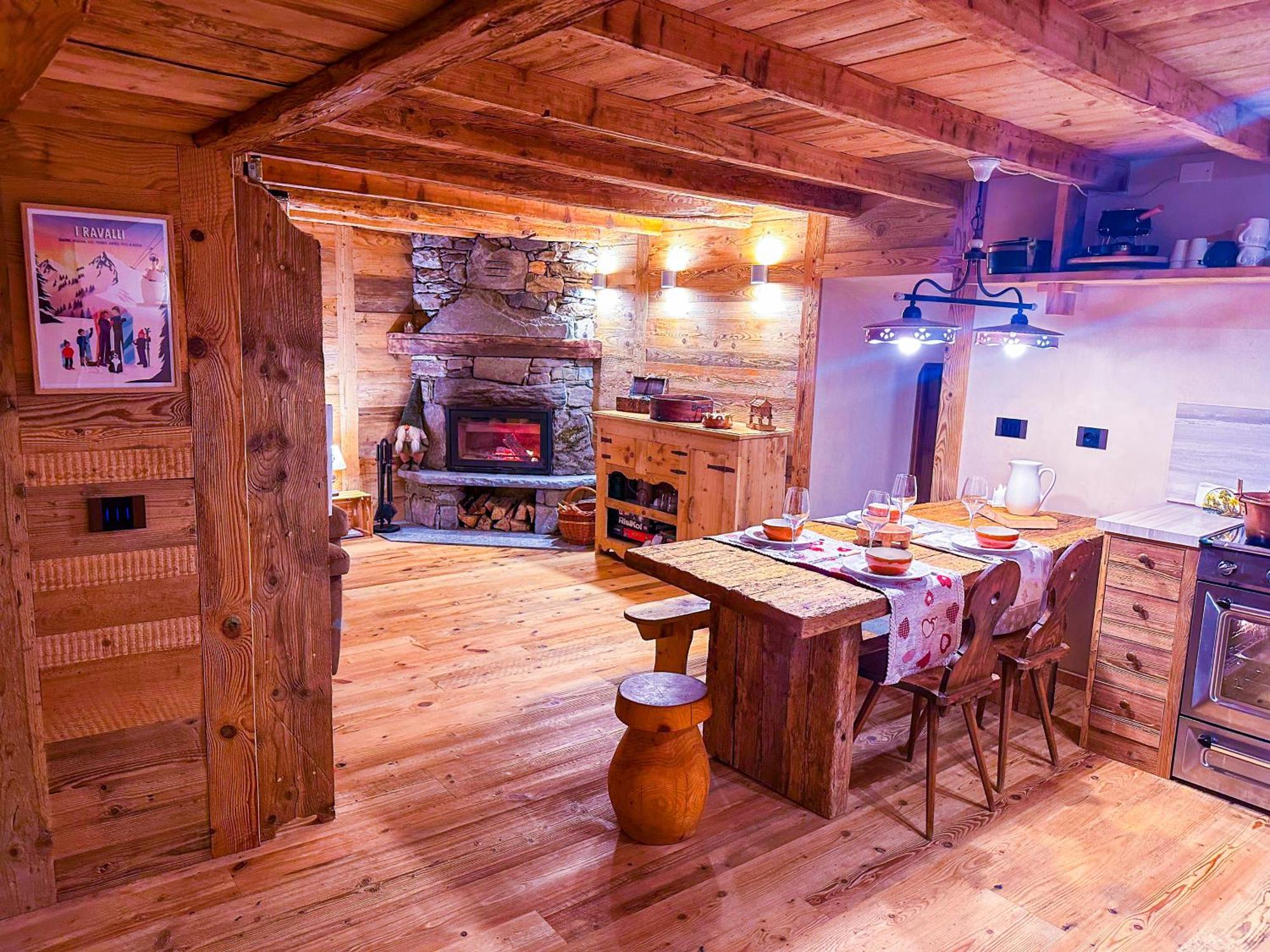 Joivy Modern Family Chalet With Stunning Mountain Views Champoluc Luaran gambar